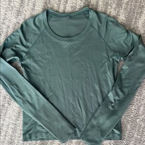 Lululemon Swiftly Tech 2.0 waist length long sleeve